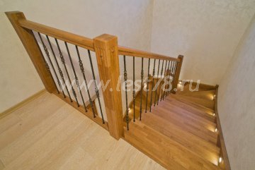 Лакированная лестница из бука 04-12