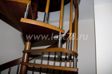 Винтовая лестница из бука 04-05