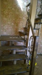 Поворотная модульная лестница из сосны с ковкой 05-13